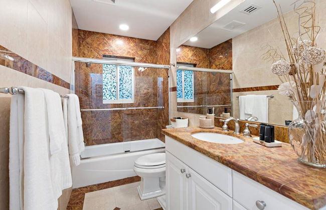 Walking Distance to the Beach 3Br House With Pool - Foto 26