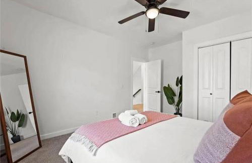 Newly Renovated! Beautiful home with game room. - Foto 29