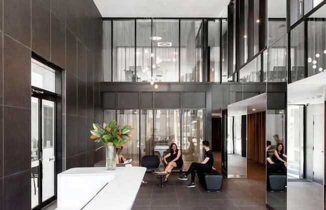 Luxury 1 Bedroom 1 Study With 1 Parking - Photo 2