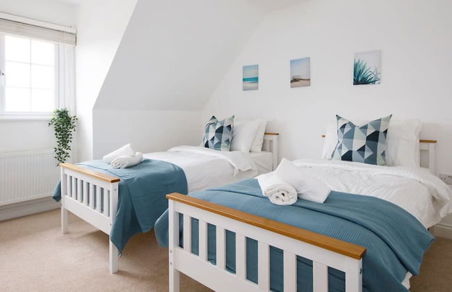 Modern Stylish Seaside Family Home - Foto 52