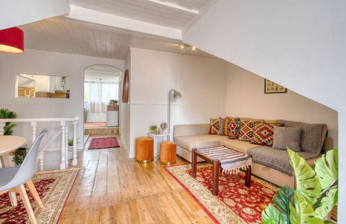 Terrace Charming Century Apartment - Photo 15