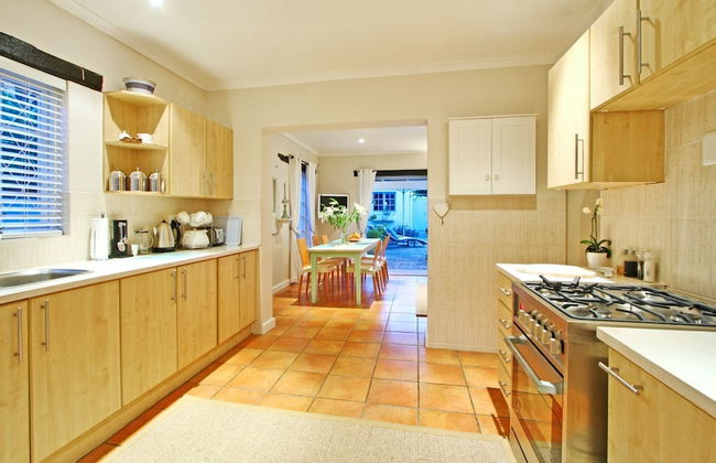 Hout Bay Beach Cottage - Photo 9