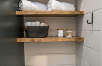 Luxury tiny cottage with deck hammock and hot tub! - Foto 17