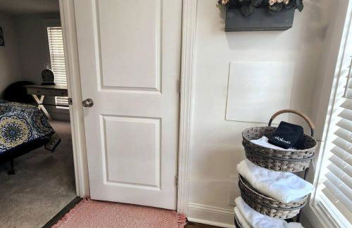 Cute and Cozy 2bed-4 Miles to LU - Foto 16