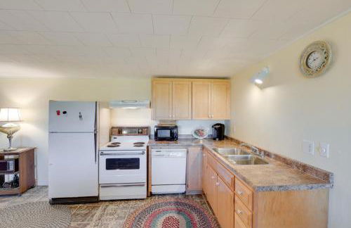 Maine Retreat with Ocean Views, Walk to Downtown! - Photo 12