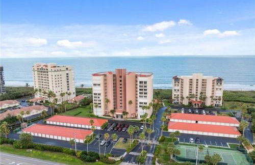 Ocean Front 2-bed, 2-bath 6th-floor comfy and inviting condo unit on Hutchinson Island - Photo 27