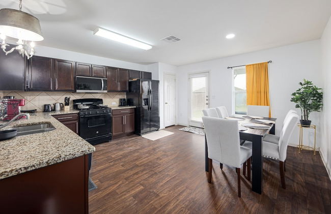 Hot Tub Foosball Fenced Yard Parking - Foto 17