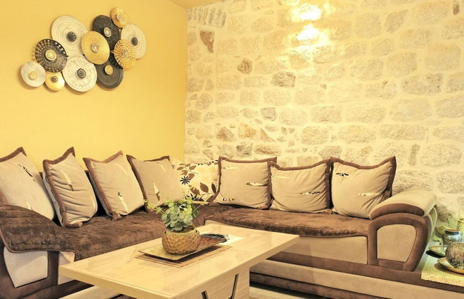 Chic and Elegant Flat Near Beach in Montenegro - Photo 3