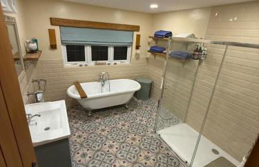 Detached property, beams, hot tub large garden - Photo 6