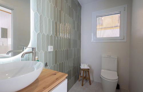 FLORIT FLATS - Stylish Studio by the Joaquin Sorolla Station - Photo 14