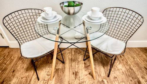 Global Cup Love for Dallas - Close to Deep Ellum & AAC - Foto 2