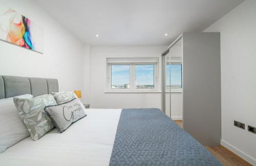 Skyvillion - London River Thames Top Floor Apartments by Woolwich Ferry, Mins to London ExCel, O2 Arena , London City Airport with Parking - Foto 65