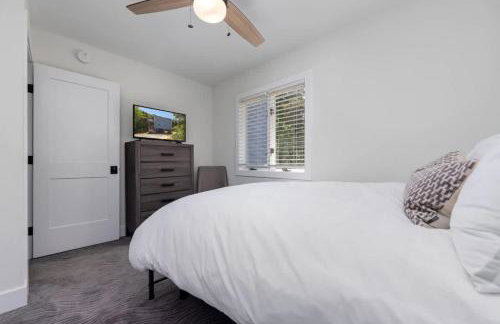 7 Min Walk to the Beach - Completely Renovated - Foto 21