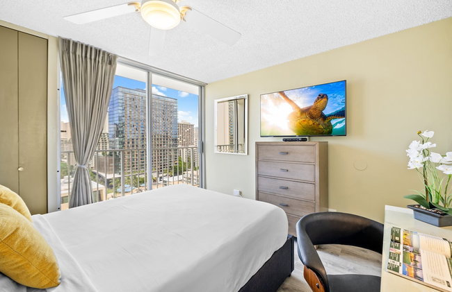 Pacific Monarch - 1 BR - Ocean and City Views! - Photo 15