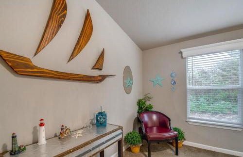 Ocean Shores Retreat with Porch and Canal Views! - Foto 15