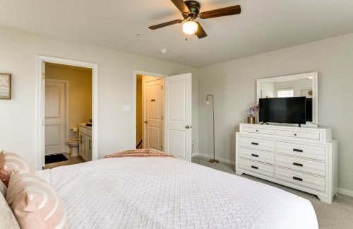 Frederick Townhome with Balcony, Close to Parks! - Foto 11