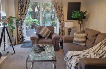 Stunning Fir Tree Corner 3 bedroom detached Executive house ideal wedding guest family home with free drive way CCTV parking for 2 vehicles or LWB Van M5 1 mile away dogs welcome by prior arrangement - Foto 36