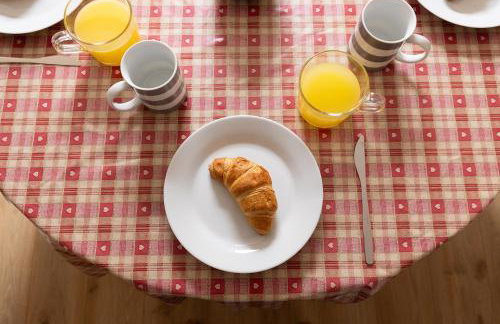 The Victoria - Quaint Victorian Home With Free Parking - Foto 13