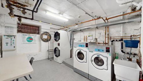 Sunlit 2BR Central Park North elevator & laundry - Photo 3