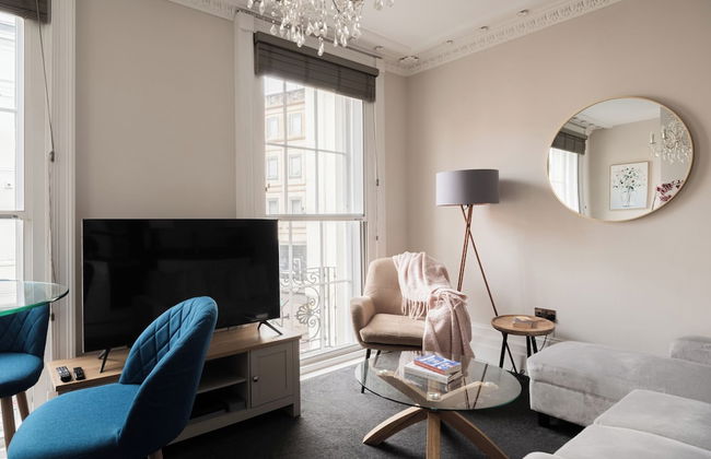 Stunning 2 Bed in Centre of Cheltenham - Photo 29