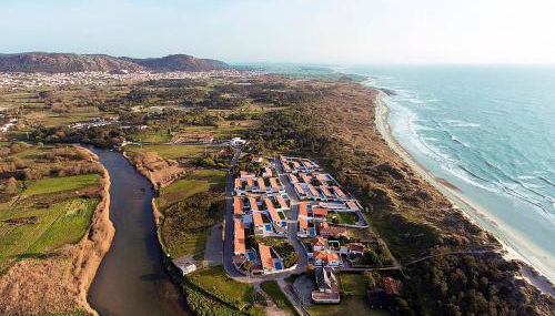 4 bedroom Luxury Villa - riverside & beachside - Foto 1