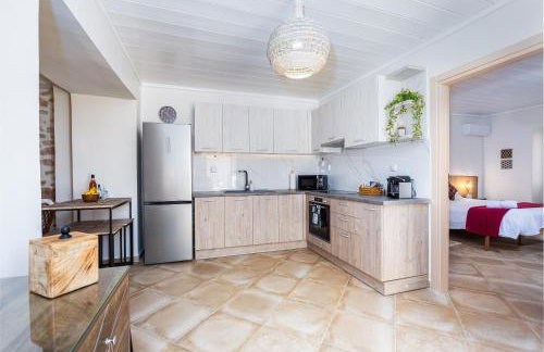 Central, Calm with Courtyard - Foto 12