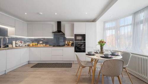 Newly Refurbished 2 Bed Flat - Photo 4, stove, dishwasher, toaster, minibar