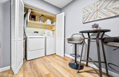 Spacious 2 Bedroom Townhome by StayLage - Foto 7