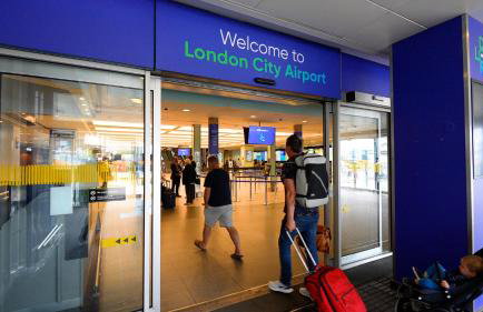 Barking London House sleeps 12 - parking - train tube - airport - Foto 28