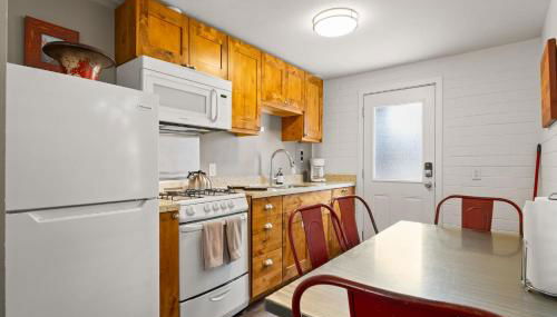 Downtown Cozy Home Base - Purple Sage 6 - Photo 4