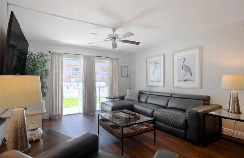 Fully Updated, Ground Floor, Poolside With Great Ocean View - Unit 49! - Foto 7