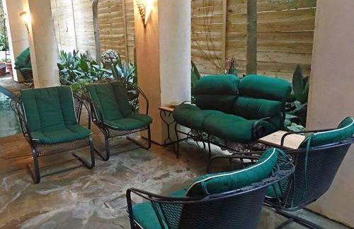 Artist's Library with a Private Swimming Pool - Foto 8