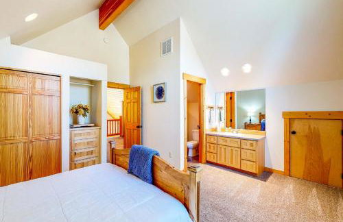 Gateway to Crater Lake! Resort Retreat with Pool - Foto 21