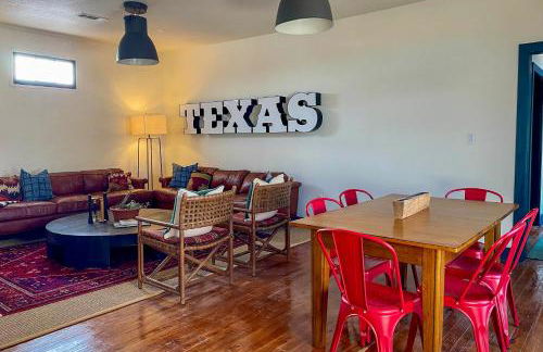 Southwest Escape in Fort Davis Walk to Dining! - Foto 5