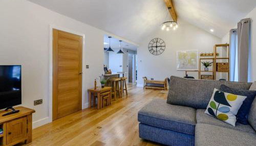 Rinstone Lodge, Thornton-Le-Dale. Moors cottage with hot tub - Foto 3