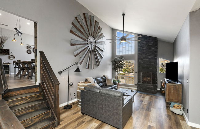 New Luxury Prescott Lynx B B 4k ft2 Sleeps 22 - Photo 10