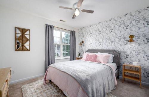 Duke 10 Min Away 3 Bedroom - Photo 41