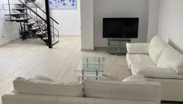 New - MiJa basement Loft Apartment steps from Beach - perfect for Sun and Sport Seekers - Foto 1