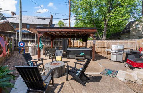 Castle Stay by Gathering Place Hot Tub & Fire Pit - Foto 5