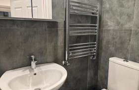 Penthouse Loft Suite in Putney, PS5, 60"TV, Netflix, Sleeps 6, ideal for relocators and professionals - Foto 7