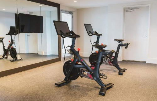 Tucker at Palmer Dadeland Miami - Foto 24