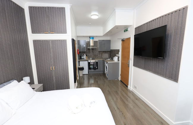 VR Apartments - Photo 30