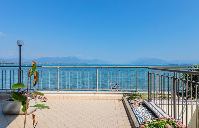 Residenza Miralago With Pool - Ground Floor One-bedroom - Photo 17