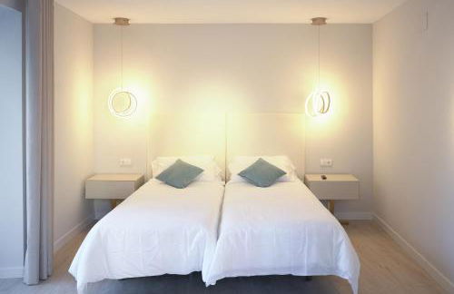 APARTAMENTOS LA FLORA BURGOS todos con aire acondicionado y ascensor - Foto 12