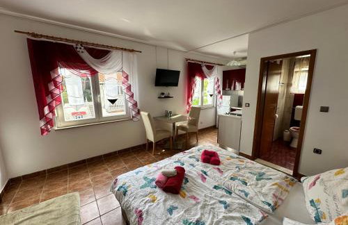 Studio Apartment near Beach Petrčane - Quiet & Central - Unit 2 - Foto 15