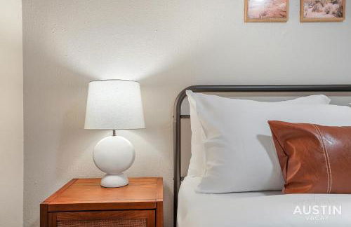 Amenity Heavy Serene Apt in Convenient Location - Photo 4