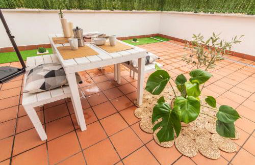 LA TERRAZA DE LA VEGA - Ubicación inmejorable , wifi , terraza y parking gratuito - Foto 37