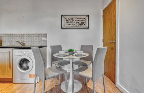 Cosy Central 2-Bed Flat City View & Parking - Foto 4