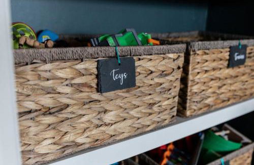 Stylish 2 bed pet-friendly coastal retreat - Foto 18