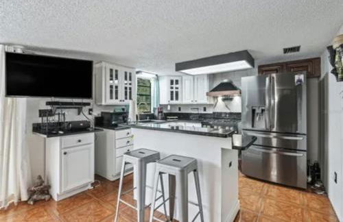 cozy lakeside retreat - Photo 3